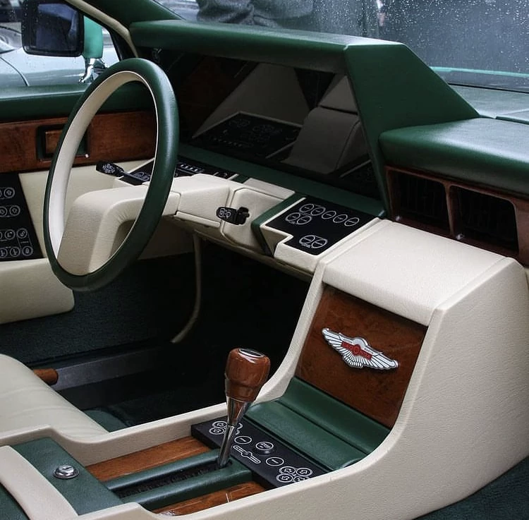 aston-martin-lagonda-series-2